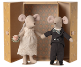 Mom and Dad Wedding Mice