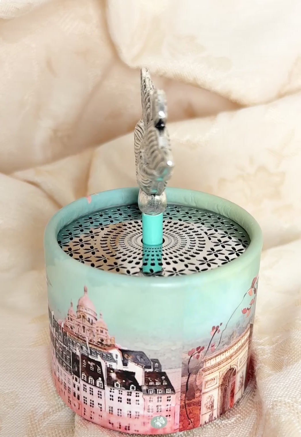 La Vie En Rose Bird Music Box