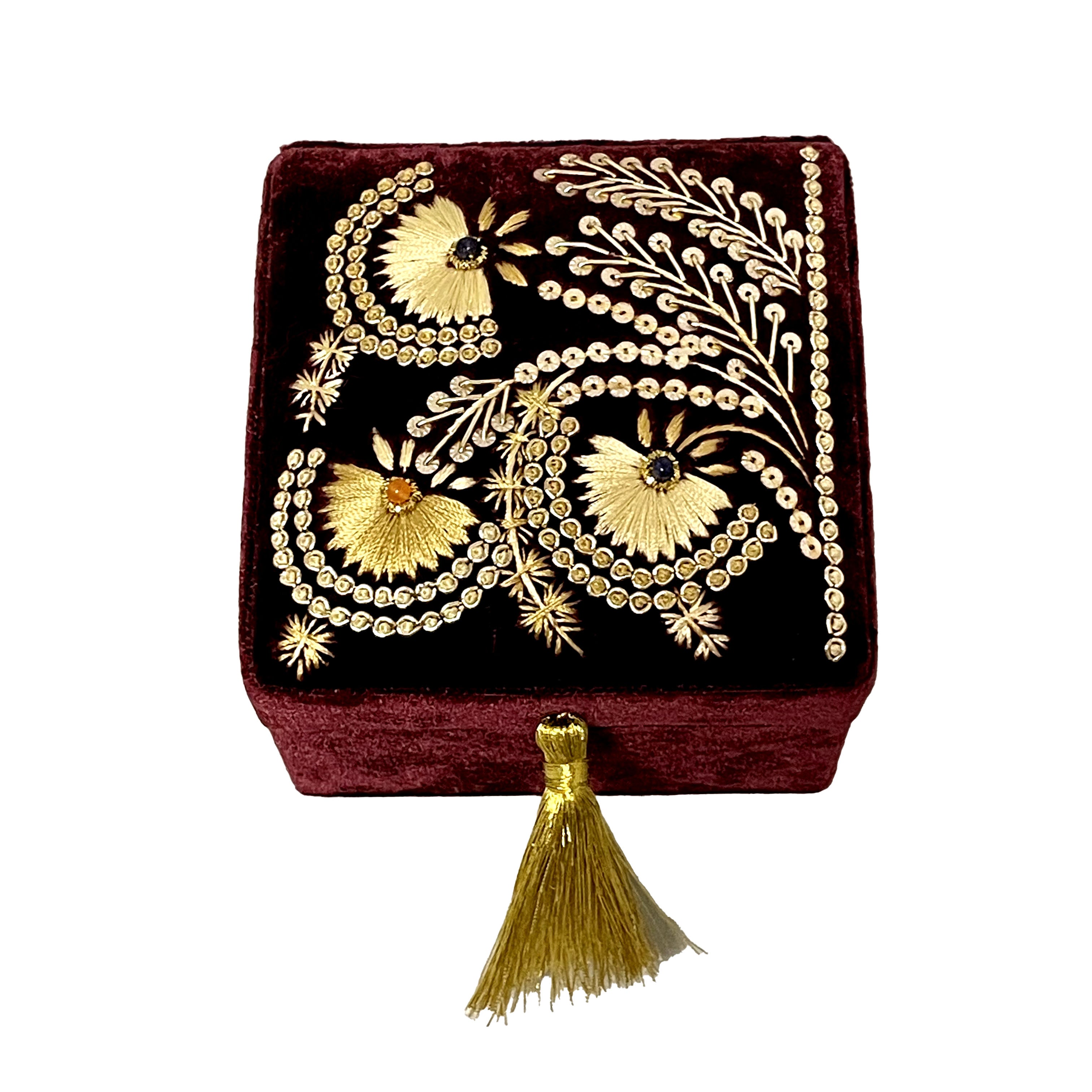 Isabella's Opera Coat Small Box – Gift at the Gardner